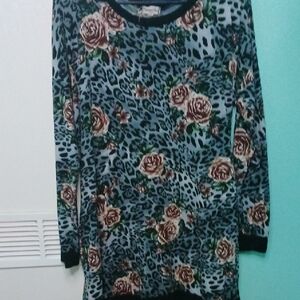 Sweet Pea Blue and Black Floral Top